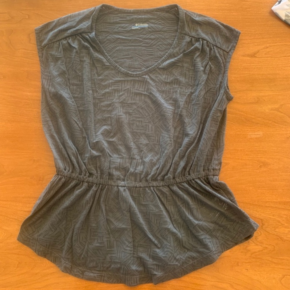 Columbia Gray Scoop Neck Casual Top